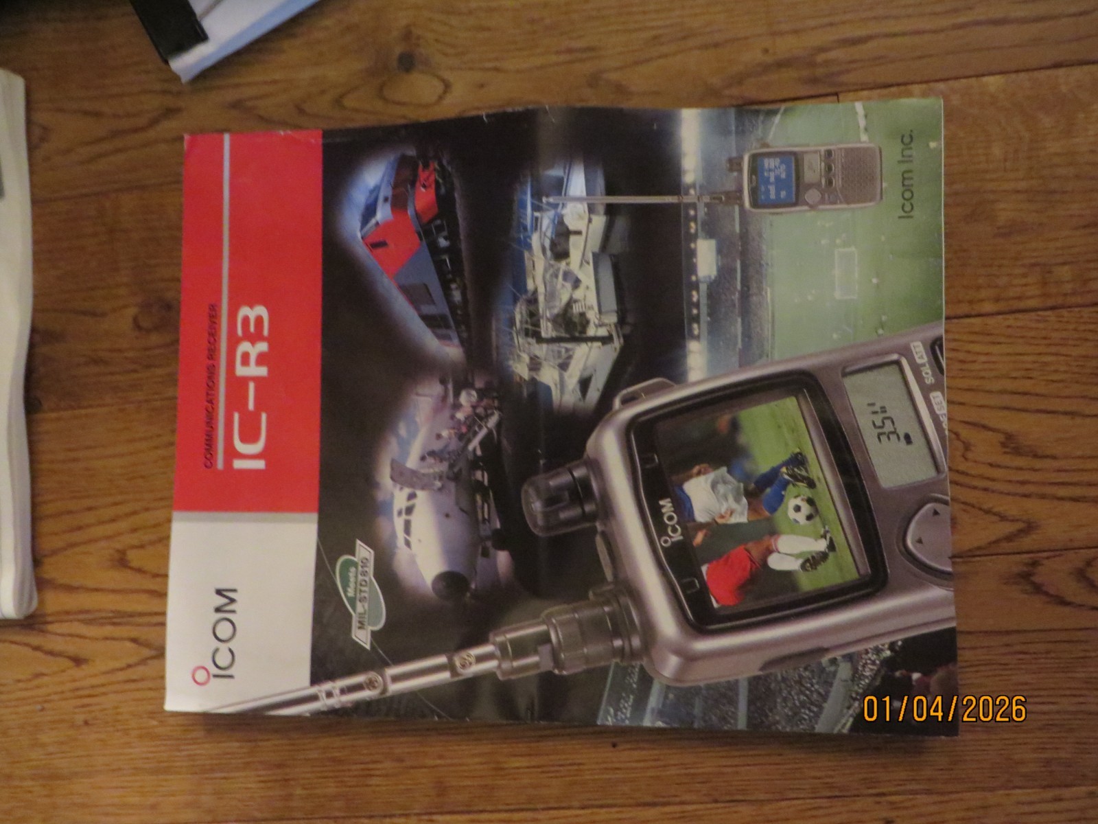 ICOM IC-R3 Handheld Wideband Communications Receiver .495 to 2450 MHz ++++