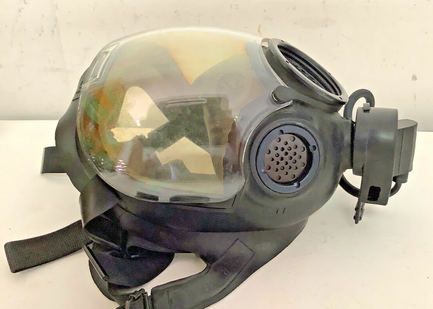 MSA Millennium Full Face Gas Mask CBRN Riot Control Size Medium w/ Backpack