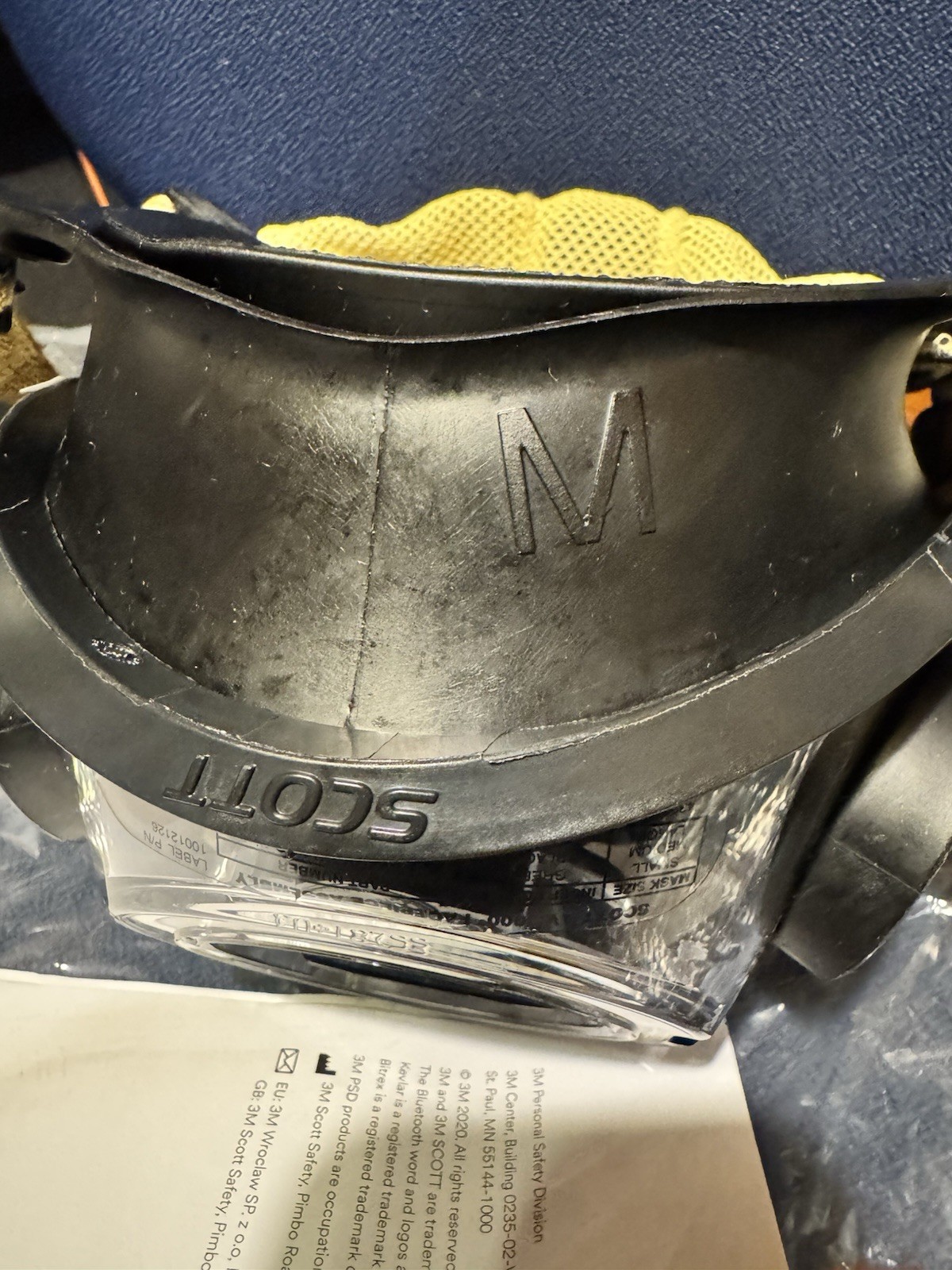 Scott AV-3000 HT MASK W/ KEVLAR NETTING, SIZE MEDIUM SCBA AIR PAK MASKS