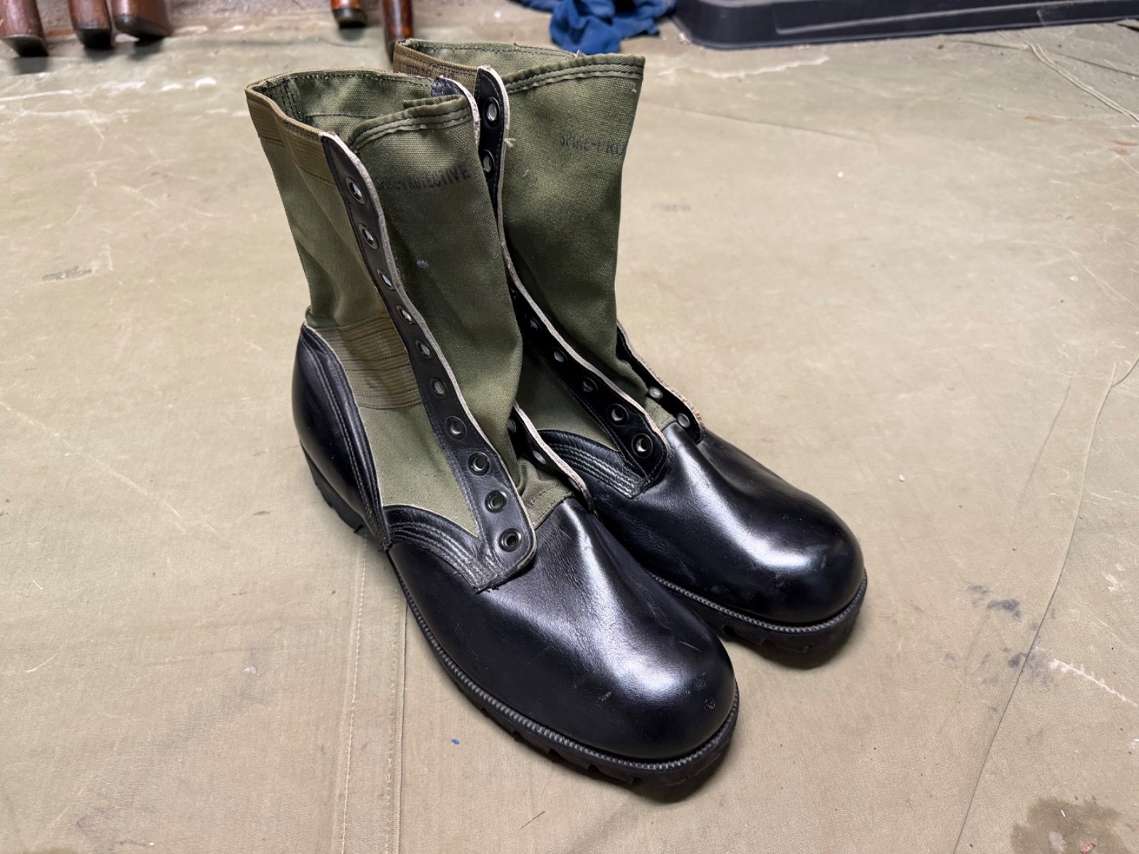 ORIGINAL VIETNAM WAR US ARMY INFANTRY JUNGLE BOOTS, SIZE 12, 1966