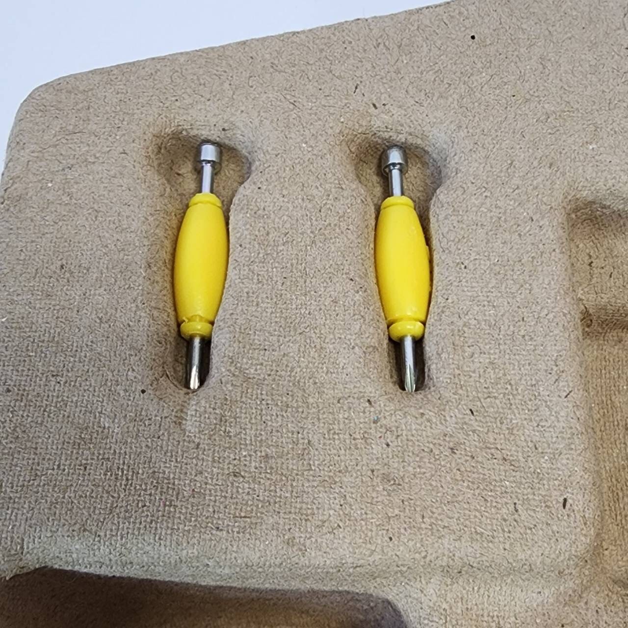 Tech Deck Ultra Pro Bonus 20-Pack Plan B Toy Machine Felipe Gustavo Sky Brown