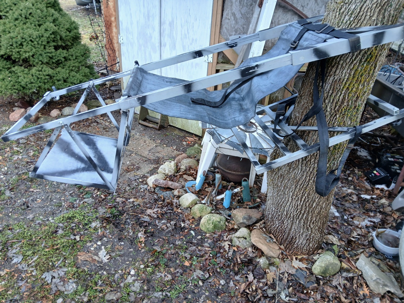 Tree Lounge Original Tree Stand With Accessories