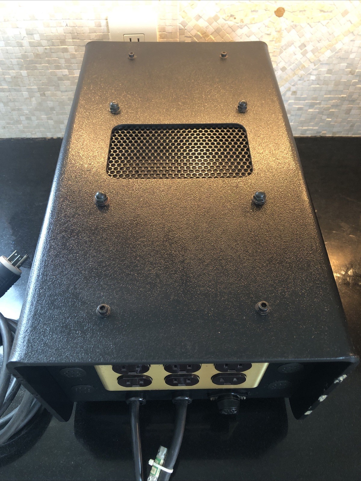 Tice Audio 120 VAC 60 HZ 15A Power Block Switcher perfect working condition