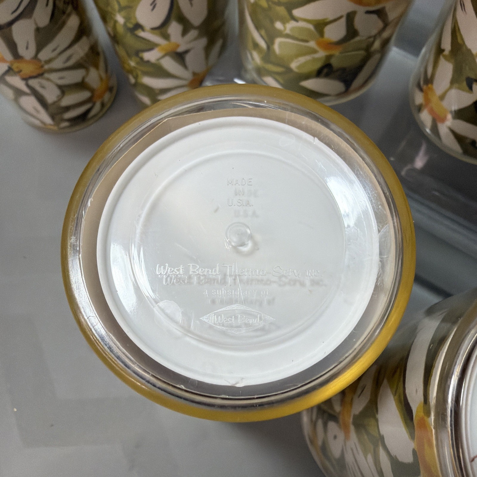 VTG Thermo-Serv West Bend Daisy Tumblers Set of 9 Insulated Plastic 1970s USA