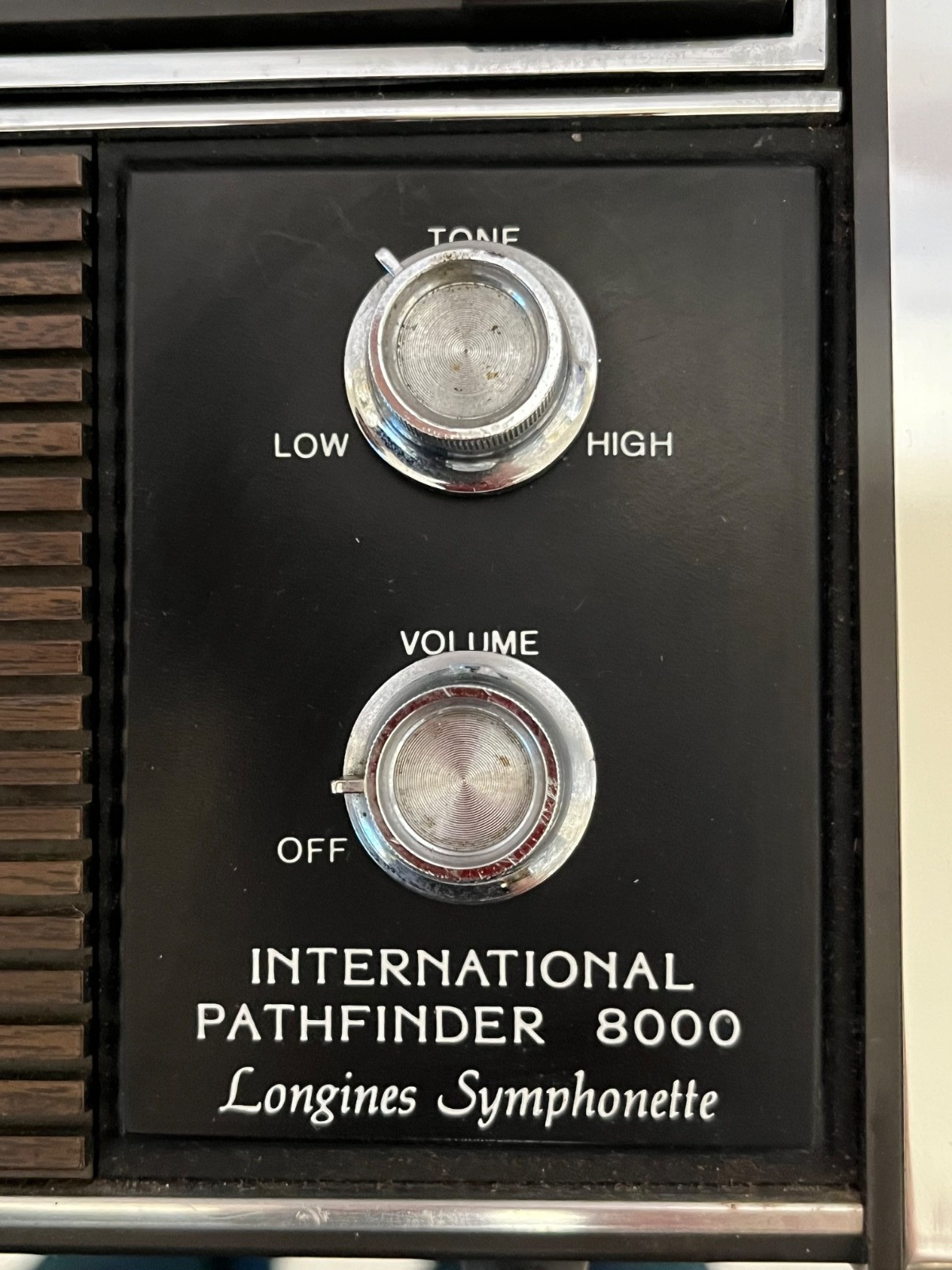 Longines Symphonette Pathfinder 8000 Multiband Radio, Model 8713, GC & WORKING