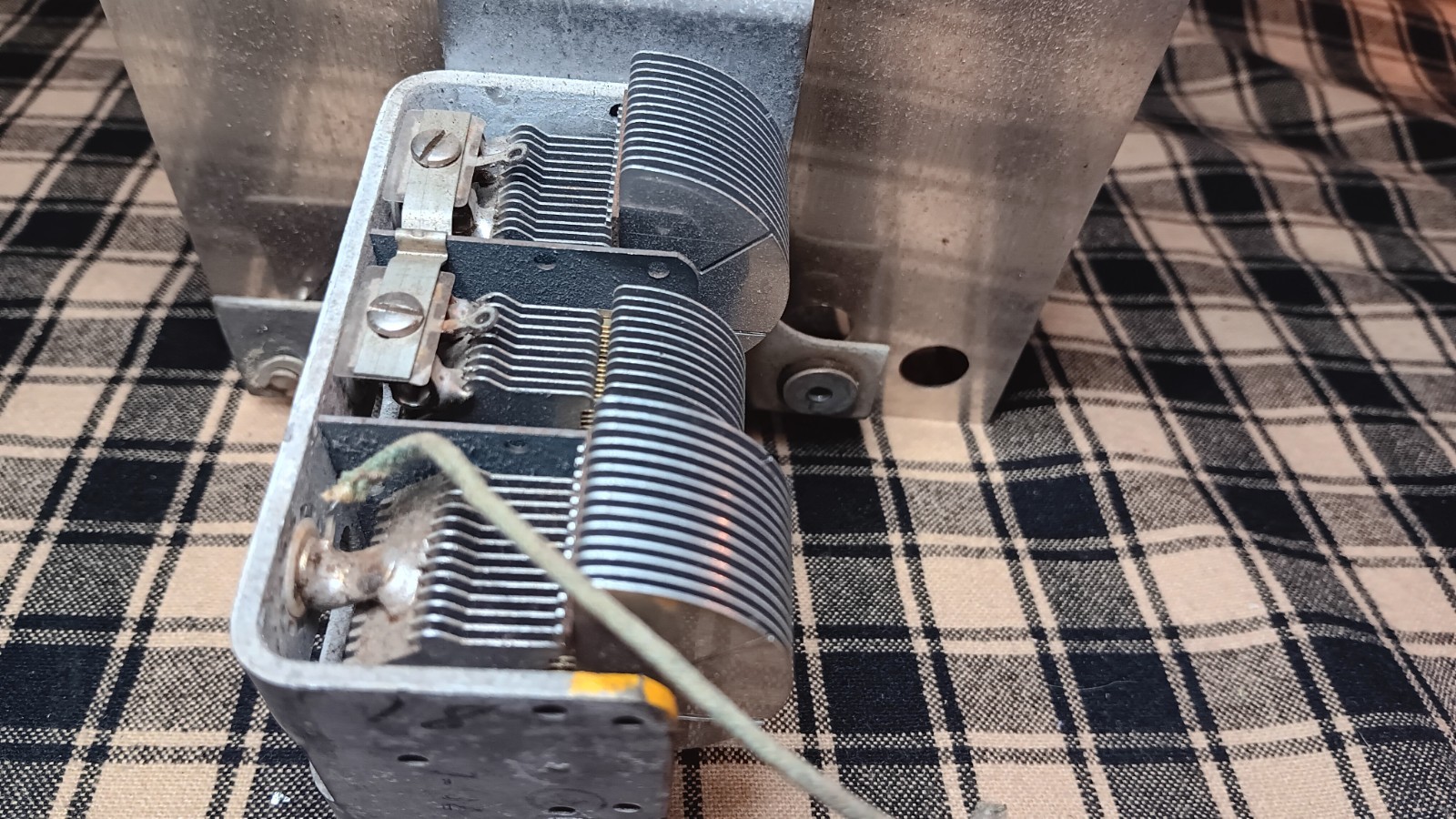 VINTAGE CAPACITOR TRIPLE GANG WITH MAJESTIC FACEPLATE FOR CRYSTAL RADIO