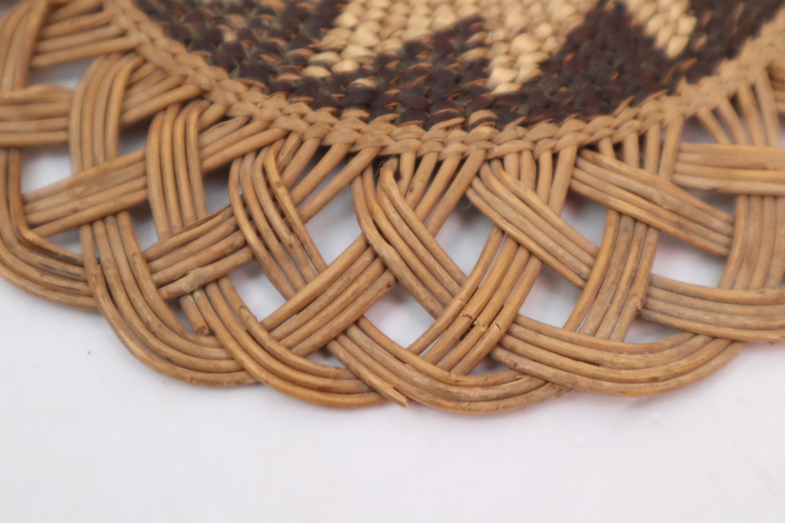 VTG Native American Indian Hupa Yurok Woven Basket Plaque Flat Tray Trivet 6.75"