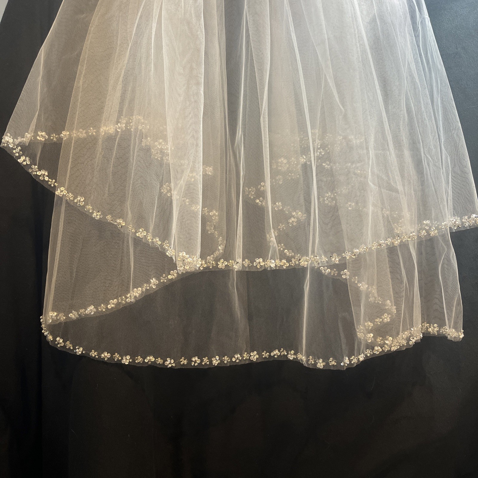 Elbow Length Wedding Veil White With Sequin Flowers New Without Tags