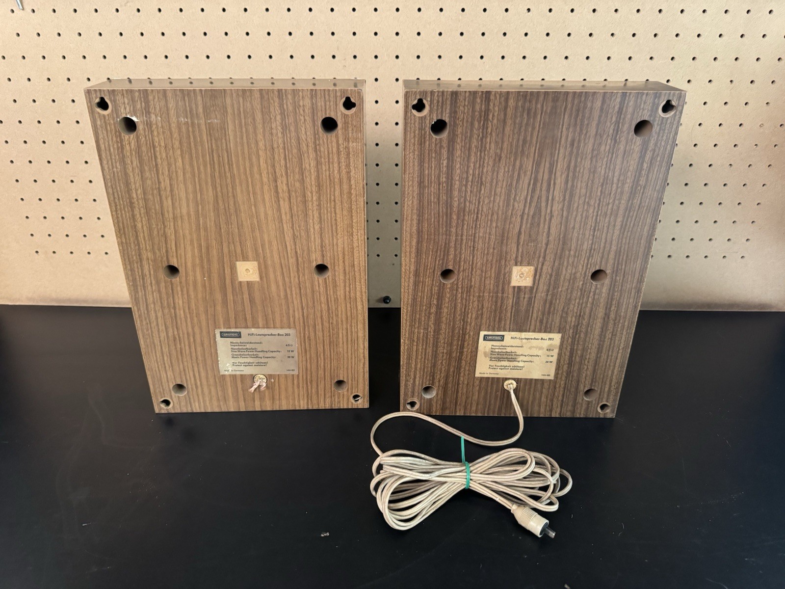 Grundig RTV 360U Solid State Am/Fm Short Wave Radio Stereo w/Speakers *READ*