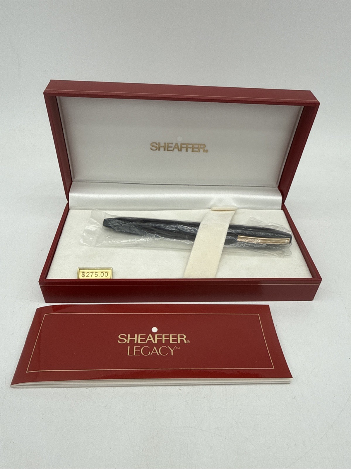 Sheaffer Legacy Fountain Pen NIB Marked 18K 750 With Casr Cartridges and Papers