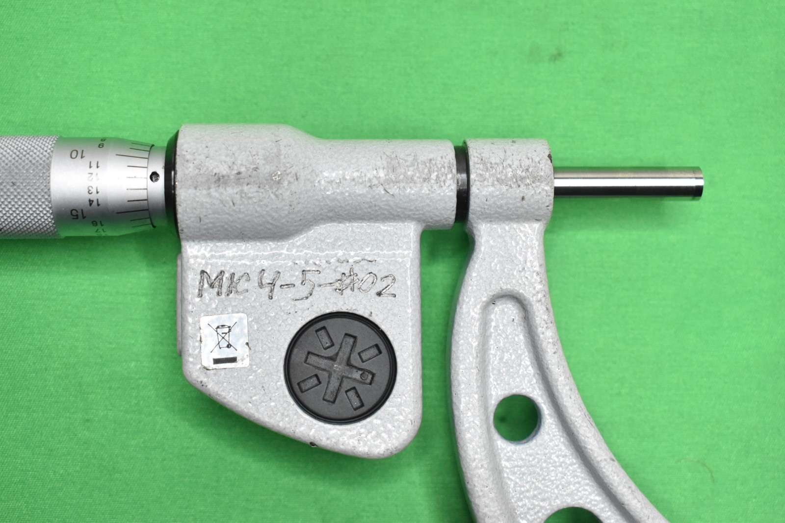 Mitutoyo 293-350-30 Digimatic IP65 4-5" Outside Micrometer w/Case