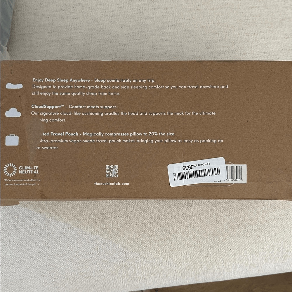 Cushion Lab Travel Deep Sleep Memory Foam Neck pillow, Green, NWT, Open box