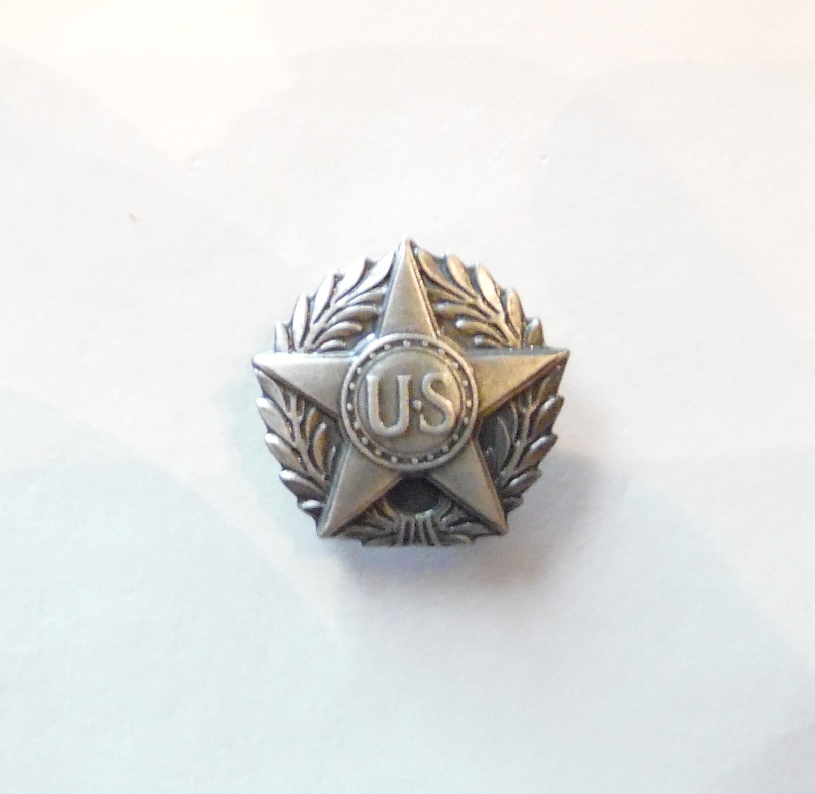 WW1 SILVER WONDED IN ACTION HONORABLE DISCHARGE VICTORY LAPEL PIN GOV'T RESTRIKE