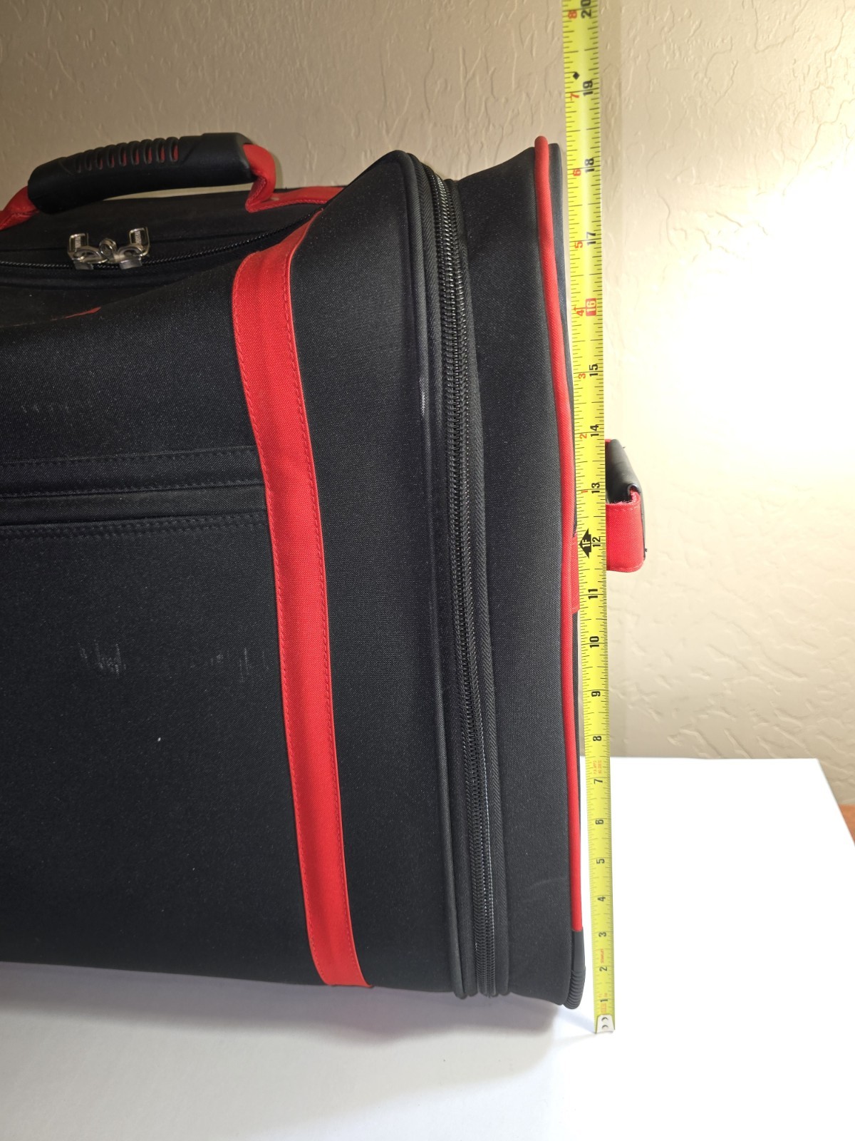 Nice Bernina Large Sewing Machine Luggage Carrying Bag Black & Red Case