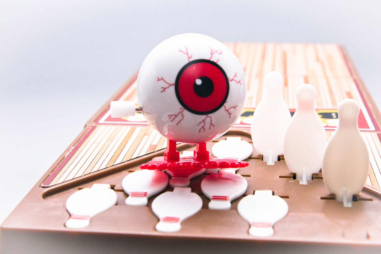 1 Replacement Wind-Up EYE BALL Toy ONLY for Vtg 1980 TOMY Strolling Bowling Game