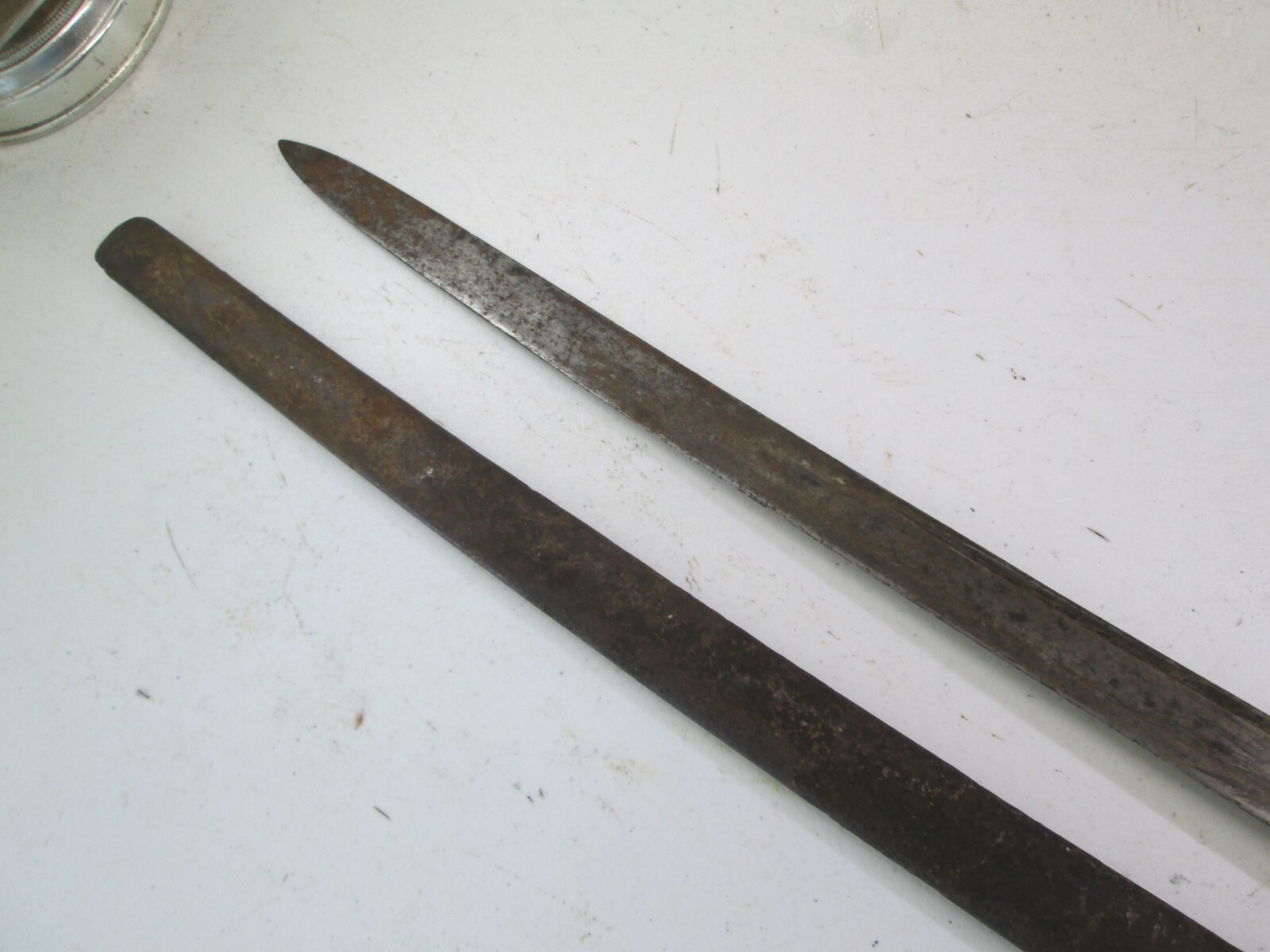 US CIVIL WAR FOOT OFFICERS SWORD W SCABBARD MARKED ETCHED US E PURUBUS UNUM #W27