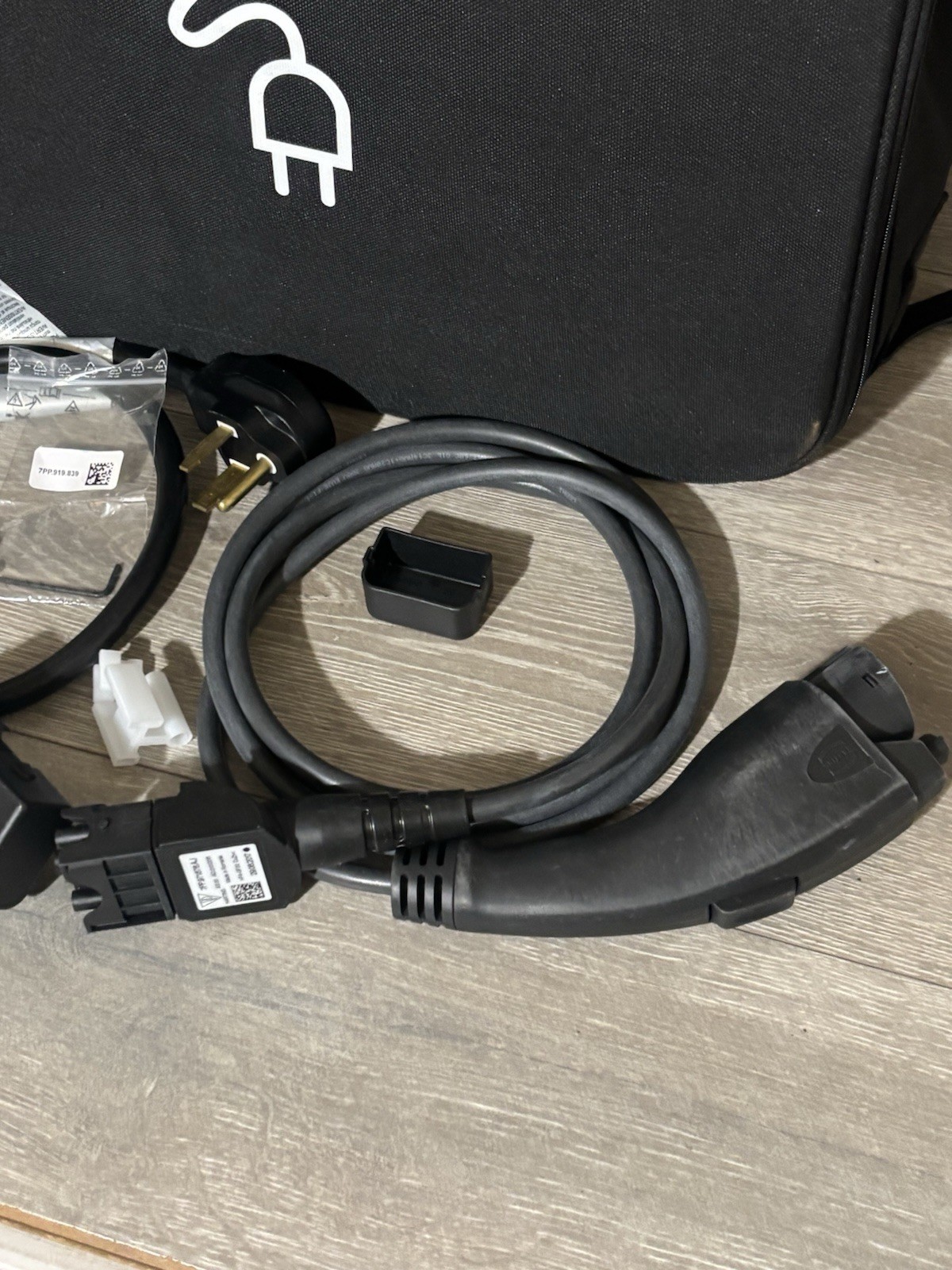 OEM Audi e-tron EV Charger 3.6kW 120V/240V = AS-IS - PIN-Locked READ BELOW