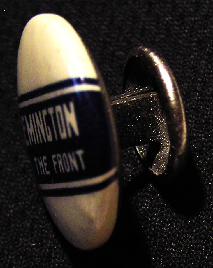 1890's REMINGTON ARMS "TO THE FRONT" BICYCLE ADVERTISING BUTTON STUD PIN - W&H