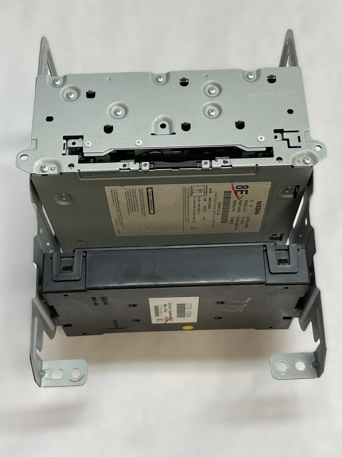 2017 INFINITI Q50 A/V AM-FM-CD-Receiver OEM 28330-4HB4A Temperature Control