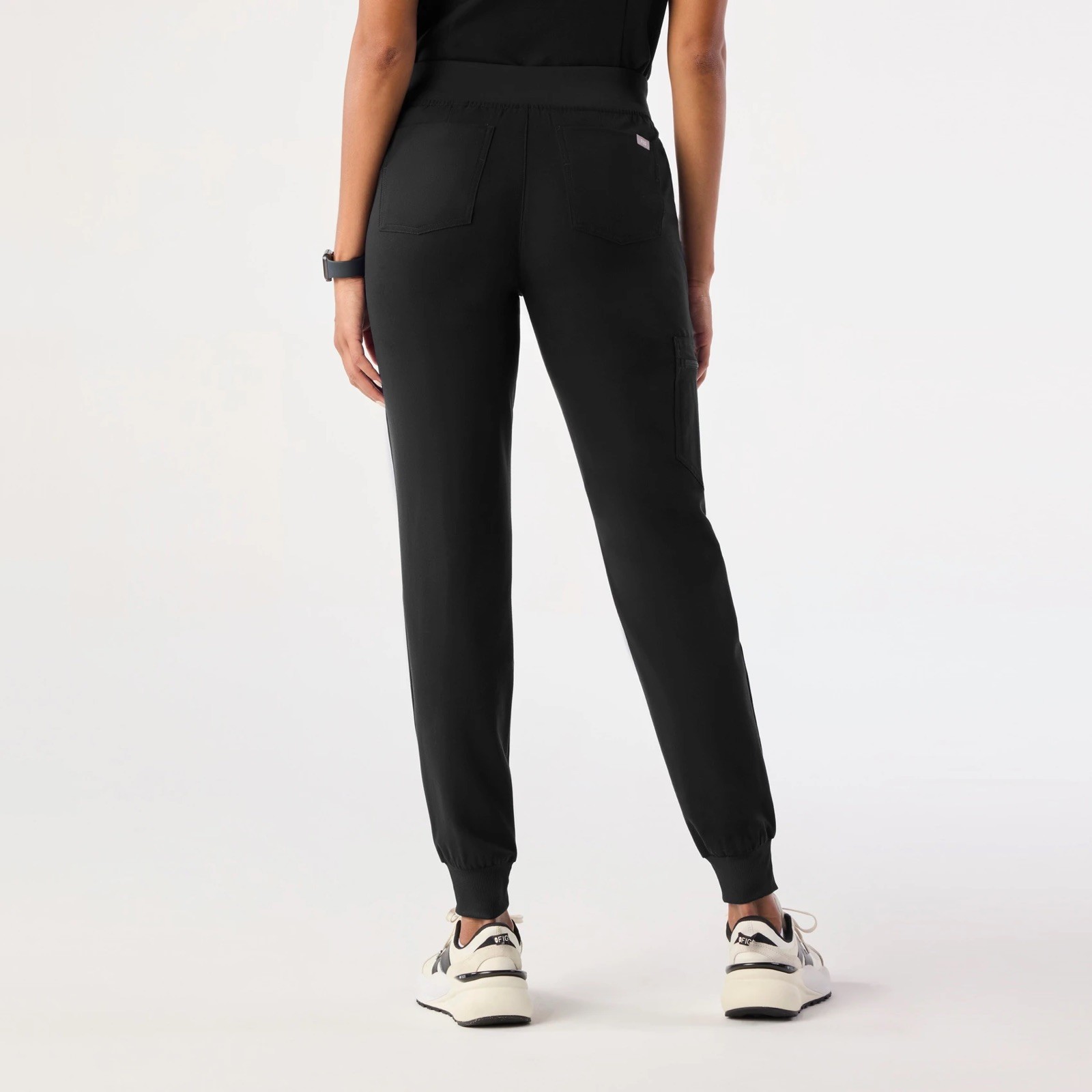 FIGS Catarina One-Pocket Scrub Top & Zamora Joggers Black Size M. $86 MSRP