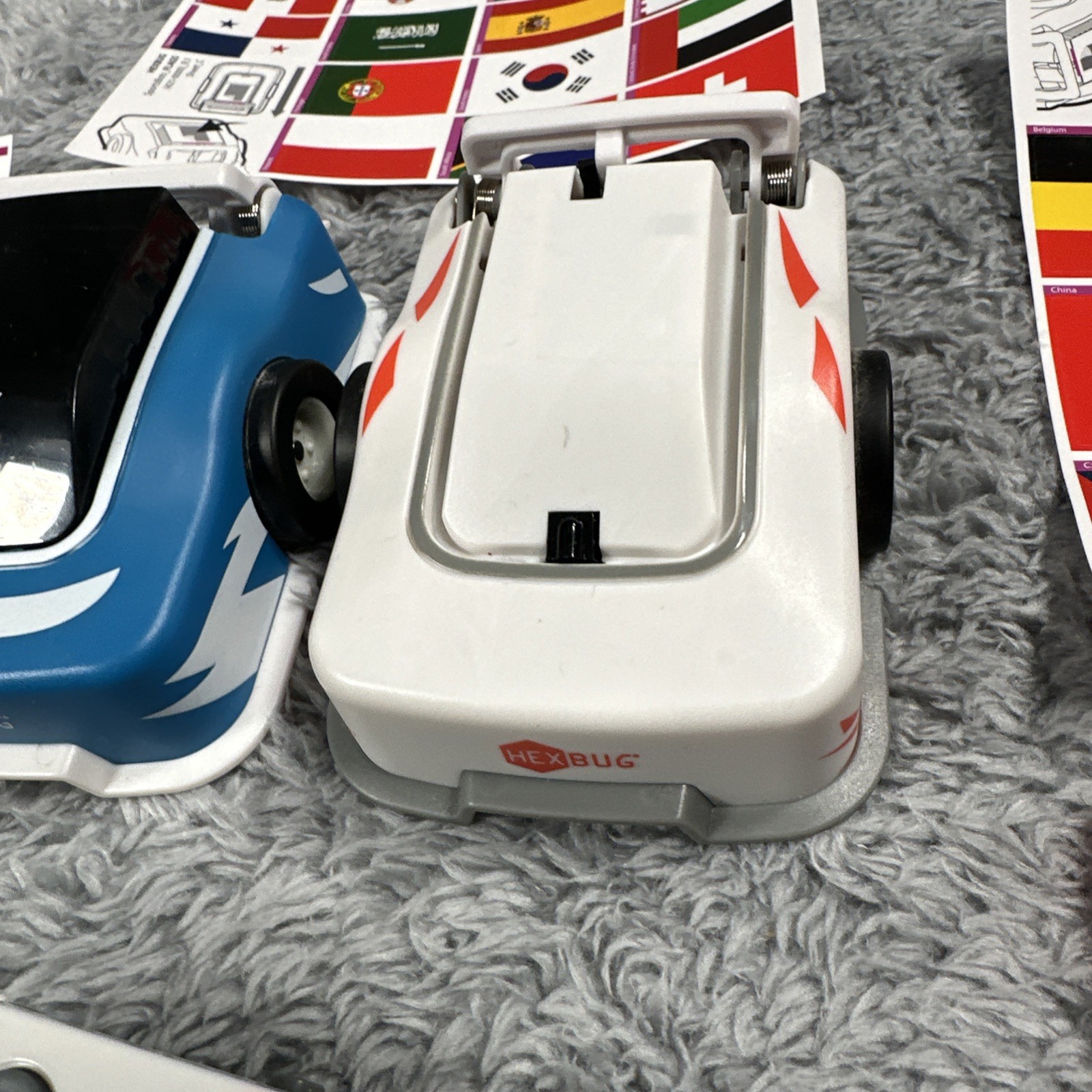 Lot 4 HEXBUG BATTLEBOTS 2 Remotes Stickers And Soccerballs Robots Toys Learning