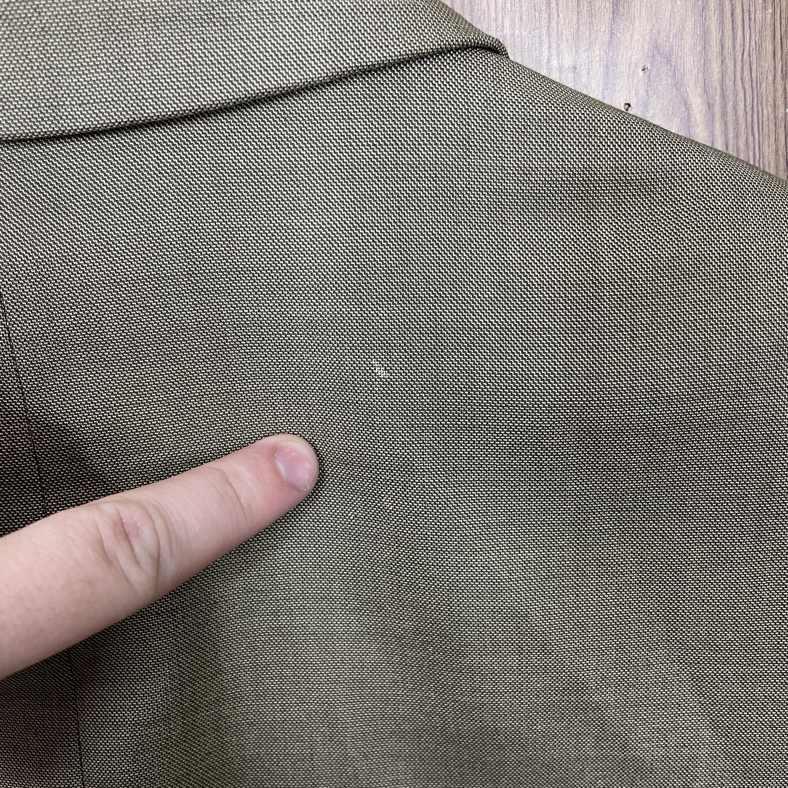 Jones New York 2 Piece Suit Mens 40S 32x30 Beige Solid Wool Silk Three Buttons