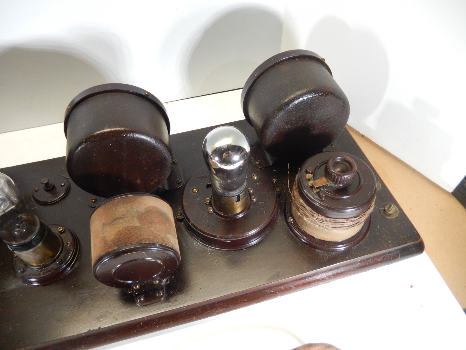 ATWATER KENT MODEL 10C BREADBOARD RECEIVING RADIO & AIRLINE HEADPHONES UNTESTED