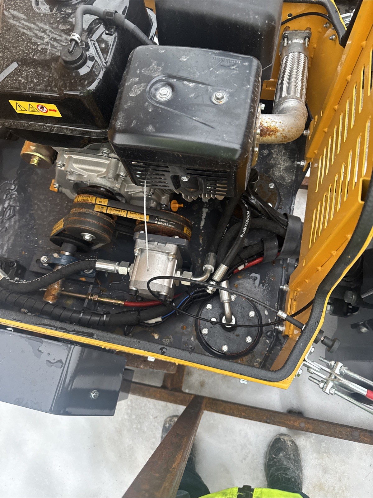 SDOL SL1000 Vibratory Roller Ride On Compactor Asphalt Smooth Drum 13 Hp Gas