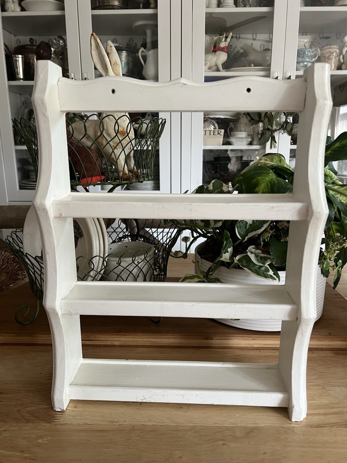 Vintage 3-Tier Wall Shelf painted White Dispay Spice Cottagecore , Farmhouse