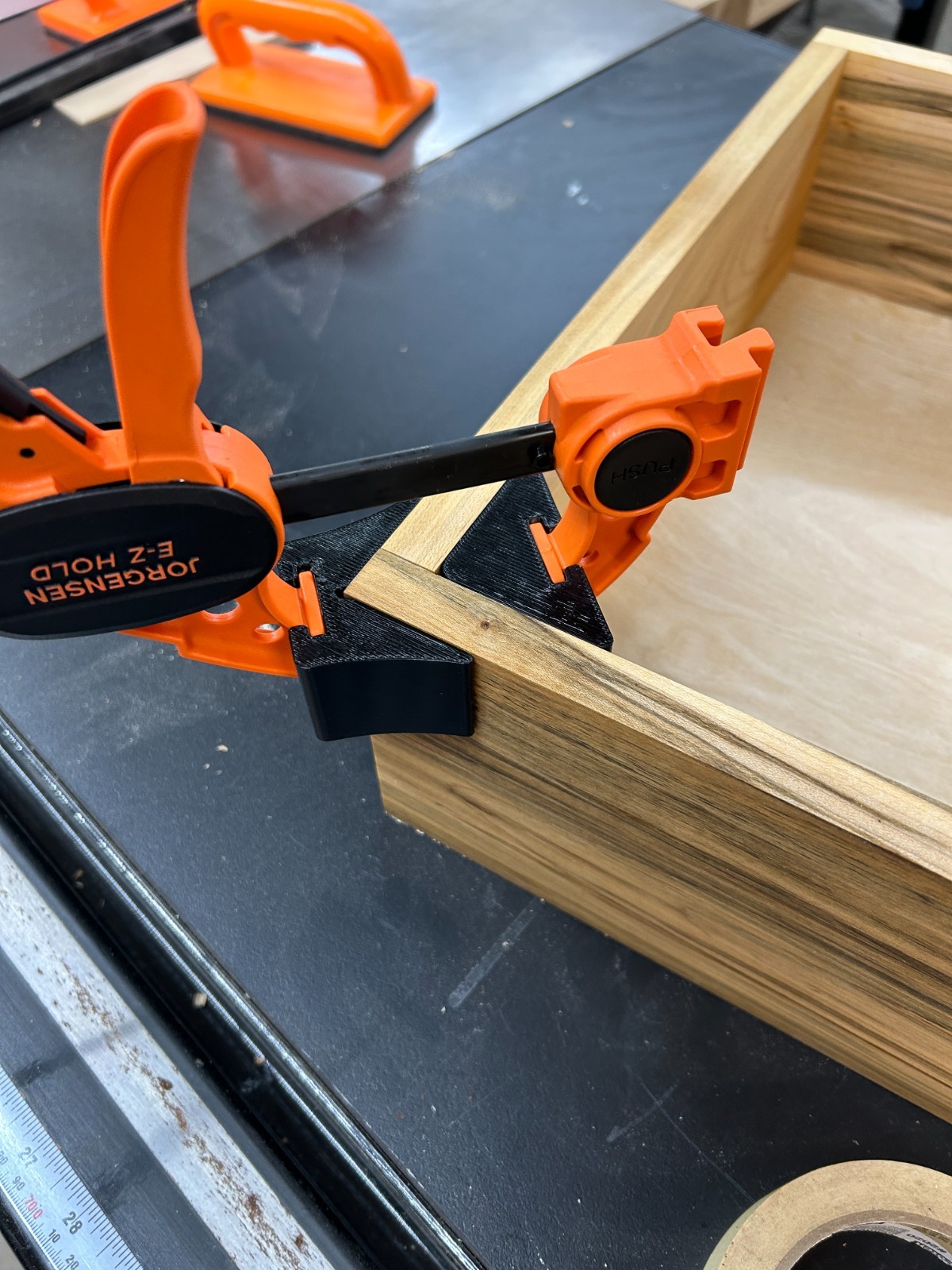 90 degree corner clamp adapter for JORGENSEN E-Z Hold woodworking clamps