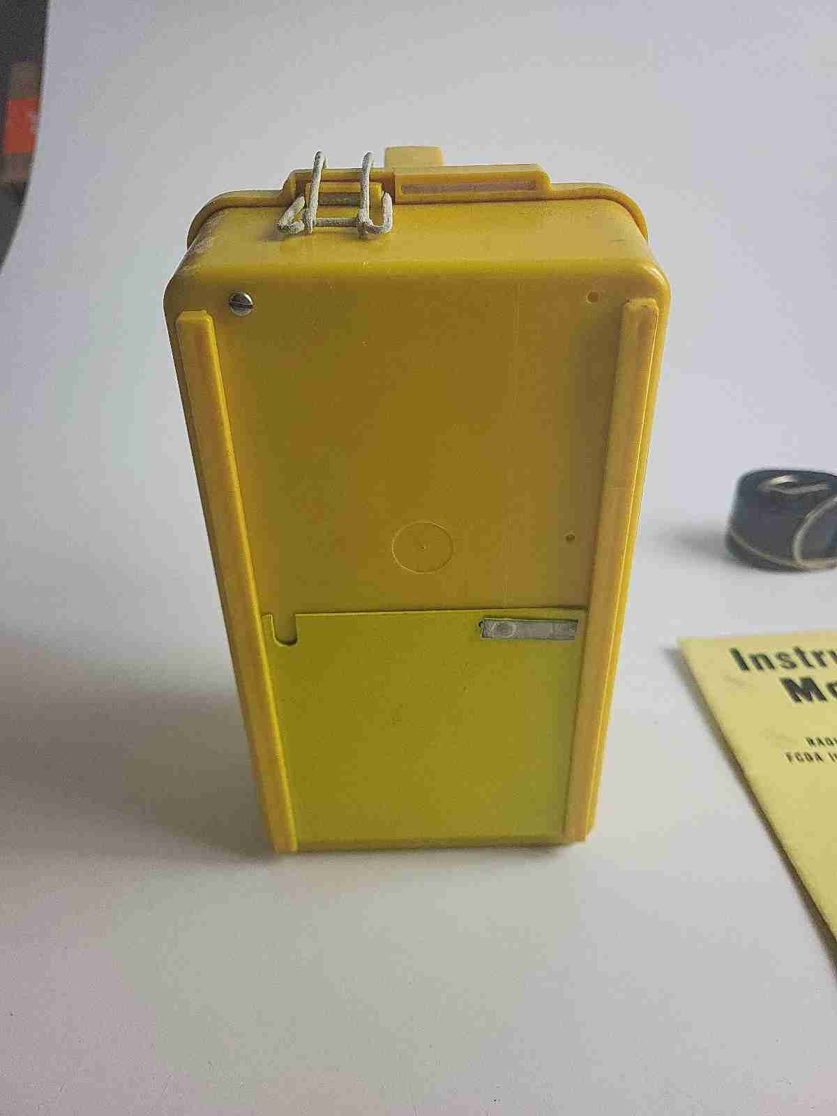 Victoreen Instrument CD V-720 Model2 Radiological Survey Meter + Manual Untested