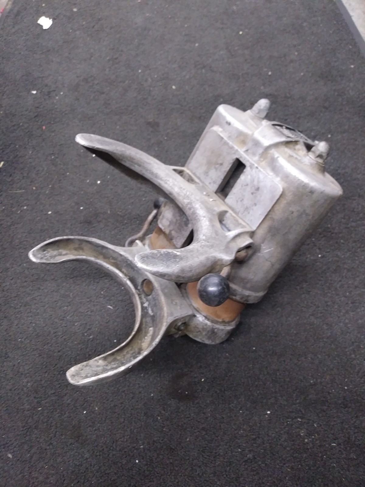 "Air Pirate" GP Tool GP1010 pneumatic McPherson powered Strut Spring Compressor