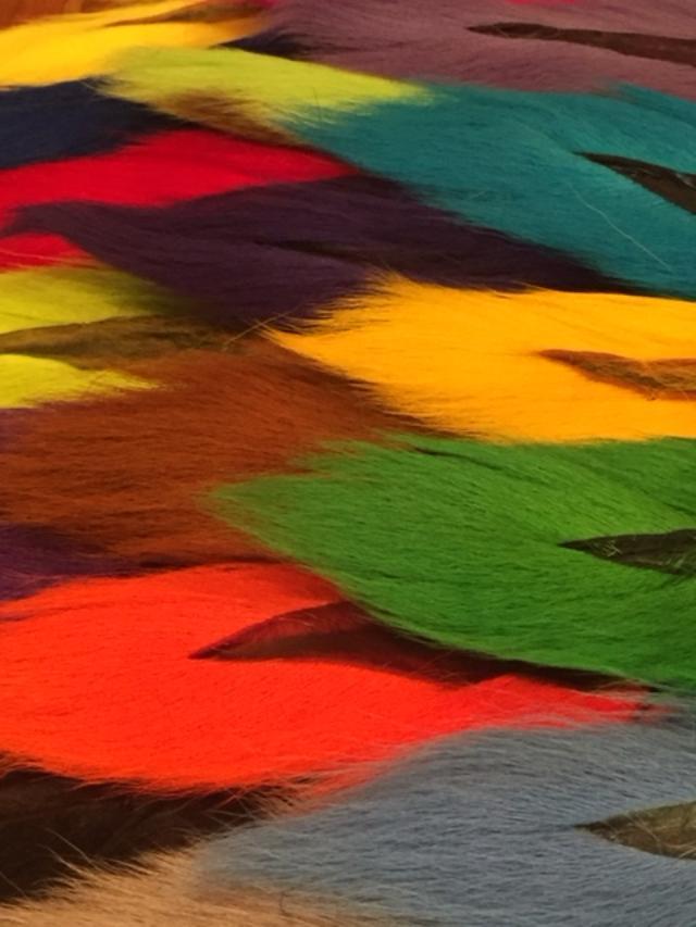 LARGE NORTHERN BUCKTAIL by HARELINE DUBBIN. U PICK - ALL COLORS. FLY TYING. DEER