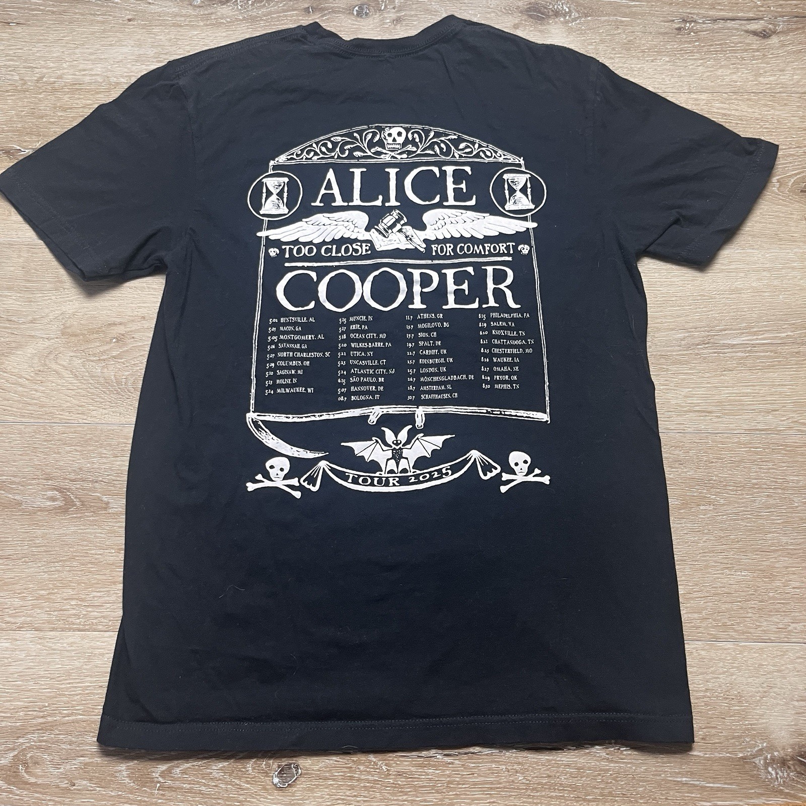 Alice Cooper 2025 Concert Tour Shirt Size Medium For Deeds Against Humanity