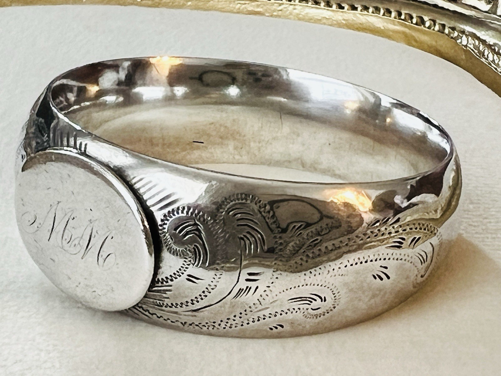 Victorian c1890s Coin Silver Napkin Ring Raised Shield "MM" Hand-Engraved 15.5g