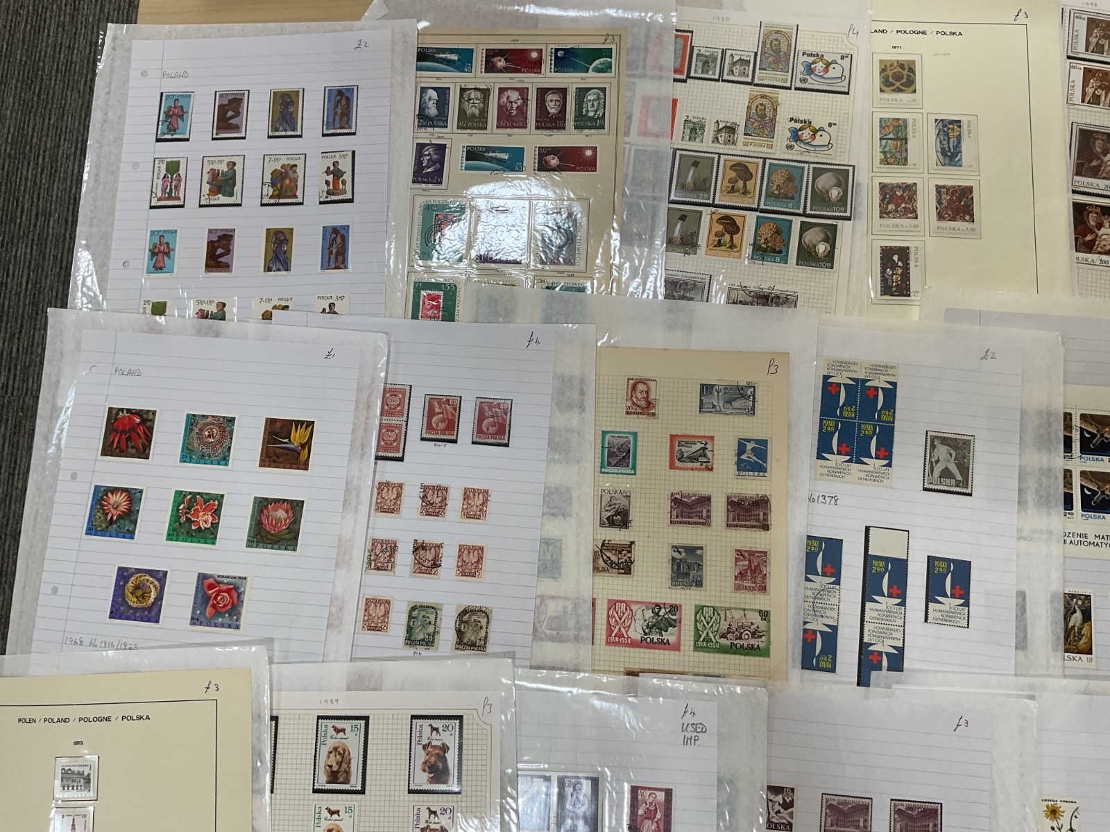 Poland stamps. Ex dealer leaves. Mint/Used. Vintage to modern 1.8kg G118