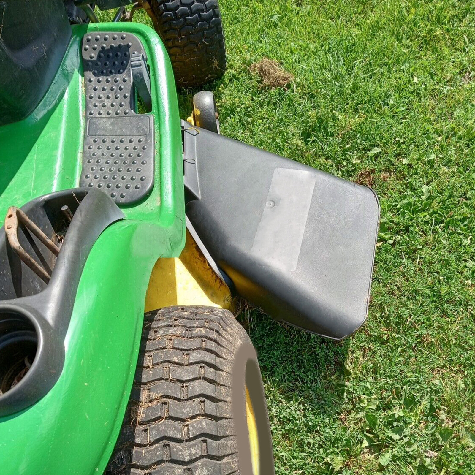 For John Deere 42" Deck Deflector Shield Chute Cover # GX25075 GY20647