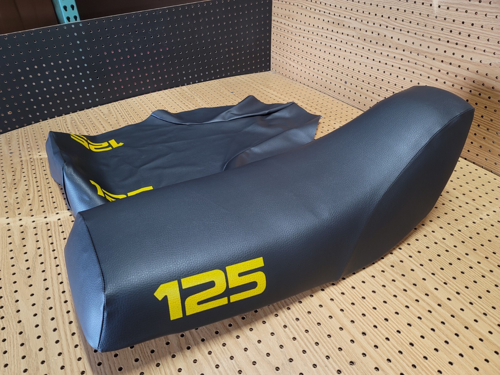 SUZUKI LT125 SEAT COVER SUZUKI ALT 125 SEAT COVER 1983-1987 MODEL [S*-77]