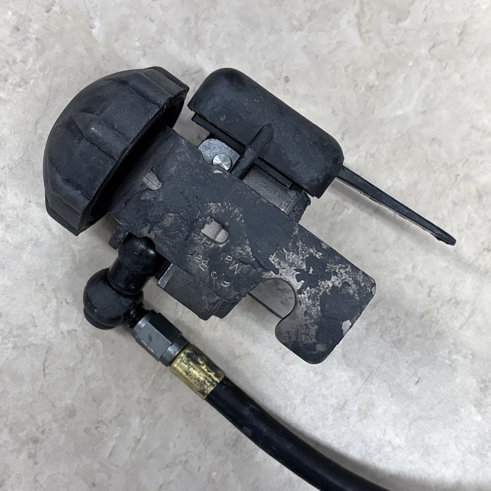 SEMCO Model 250 Pneumatic Retainer Sealant Tool Gun 6 oz. Retainer & Hose