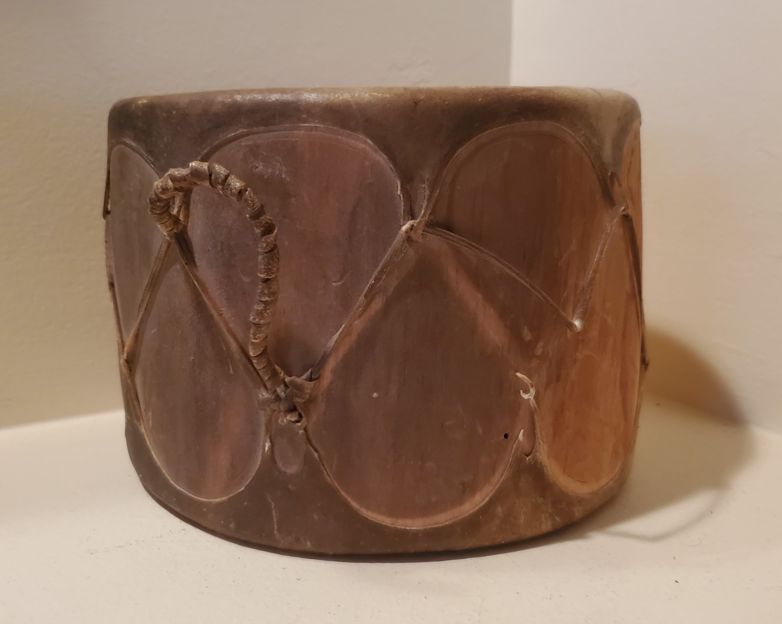 Antique OLD Native American Indian Plains or pueblo drum 19th c.