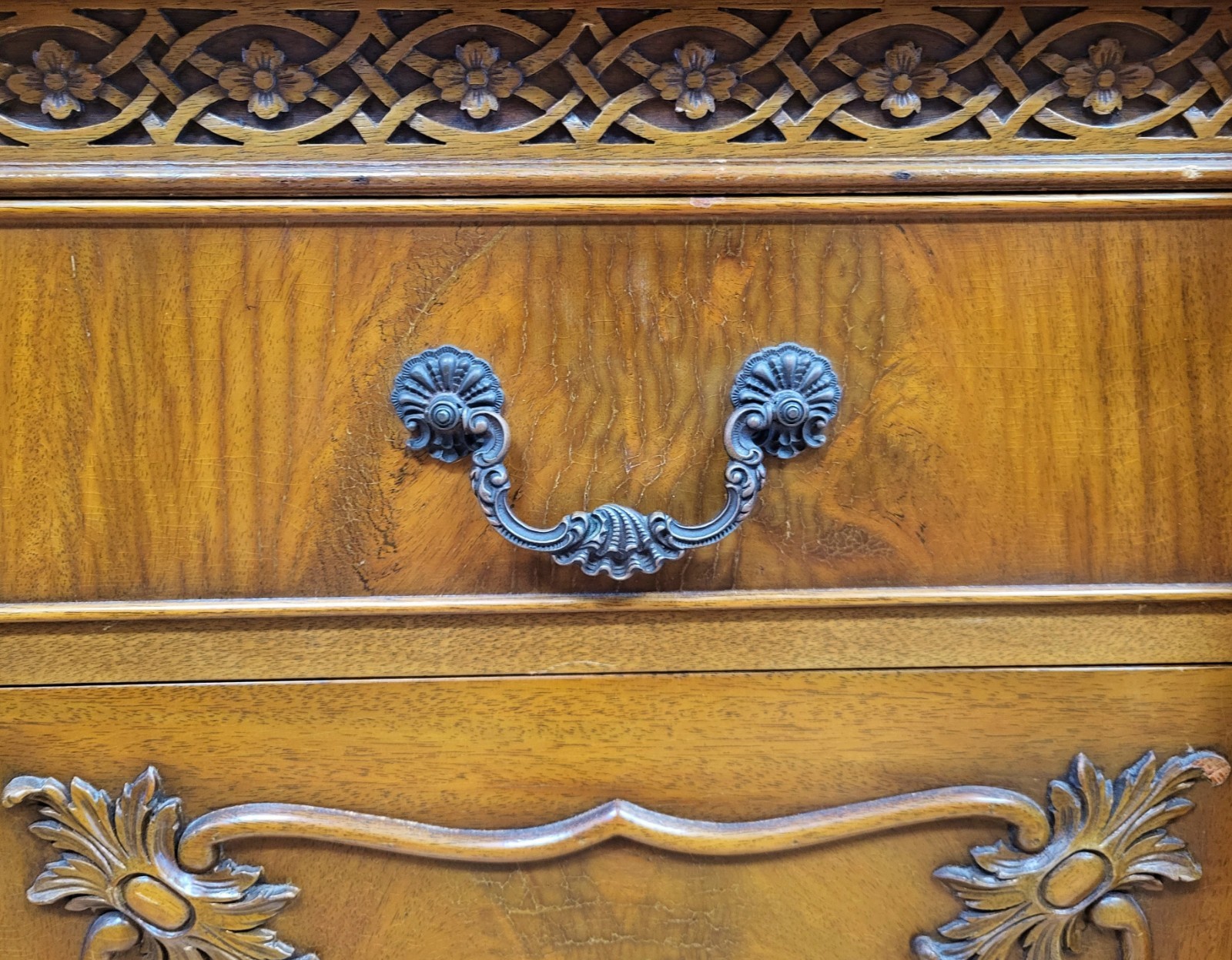 Antique AMERICAN English CHIPPENDALE Style Mahogany Arch Top BREAKFRONT Bookcase