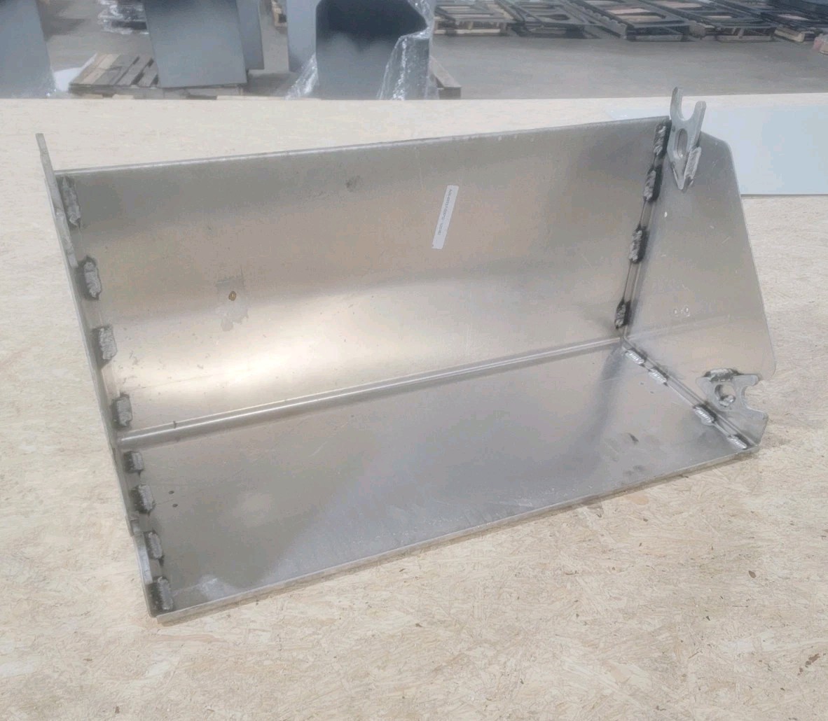 Freightliner Cascadia A06-69517-000 4 Semi Battery New Takeoff