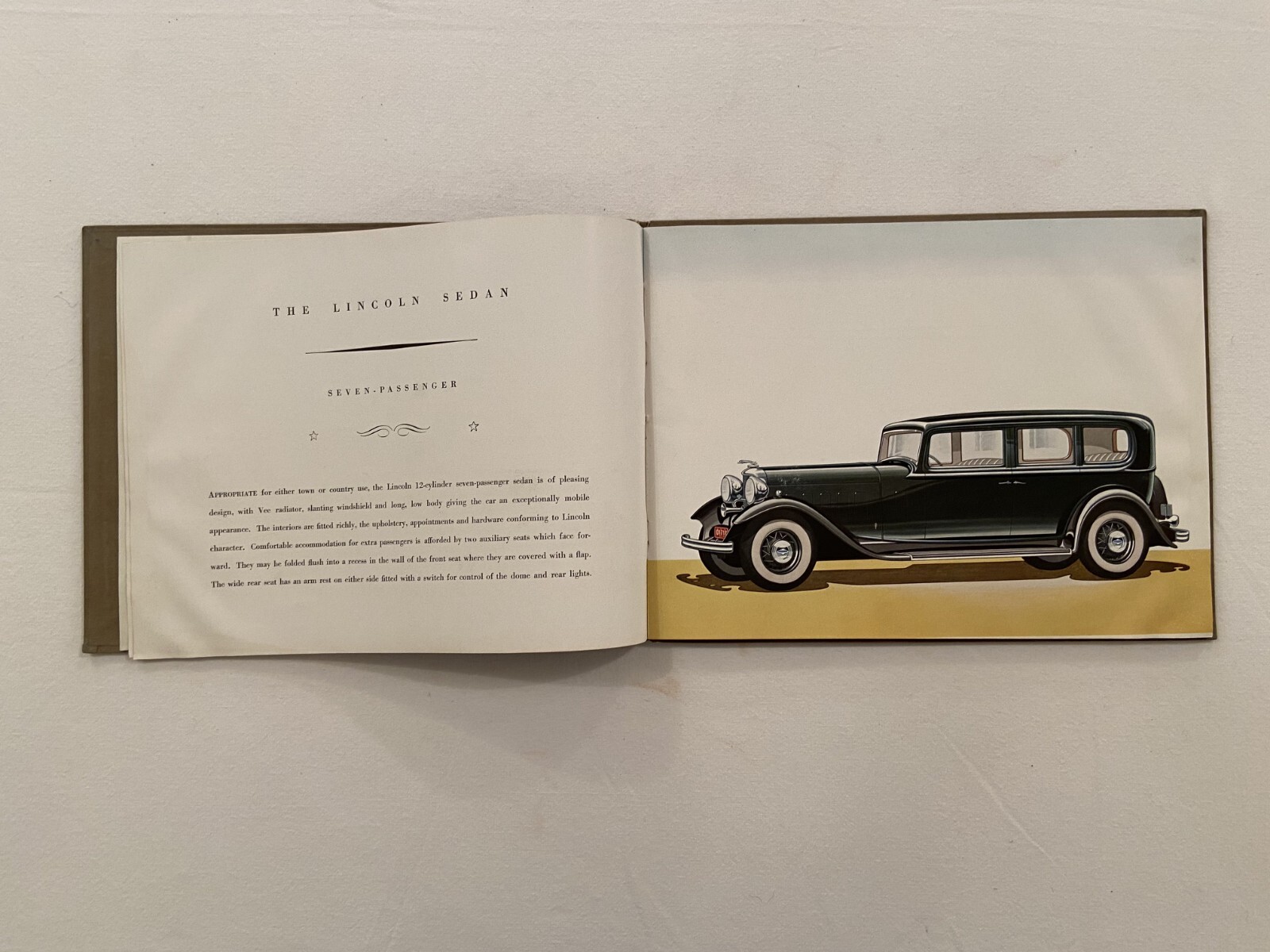 CA 1931 LINCOLN TWELVE CYLINDER MOTOR CARS HARDBOUND ORIGINAL FULL-COLOR CATALOG