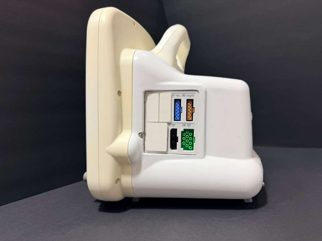 GE Dash 4000 Patient Monitor with power cable, FOR PARTS