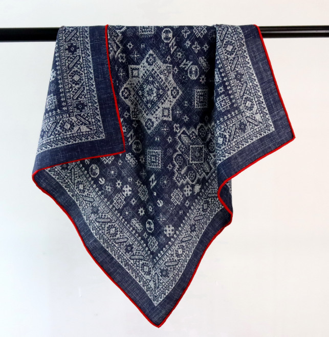 70% Cashmere 30% Silk Scarf Neckerchief Shawl totem Print Bandana 68X68cm Wrap