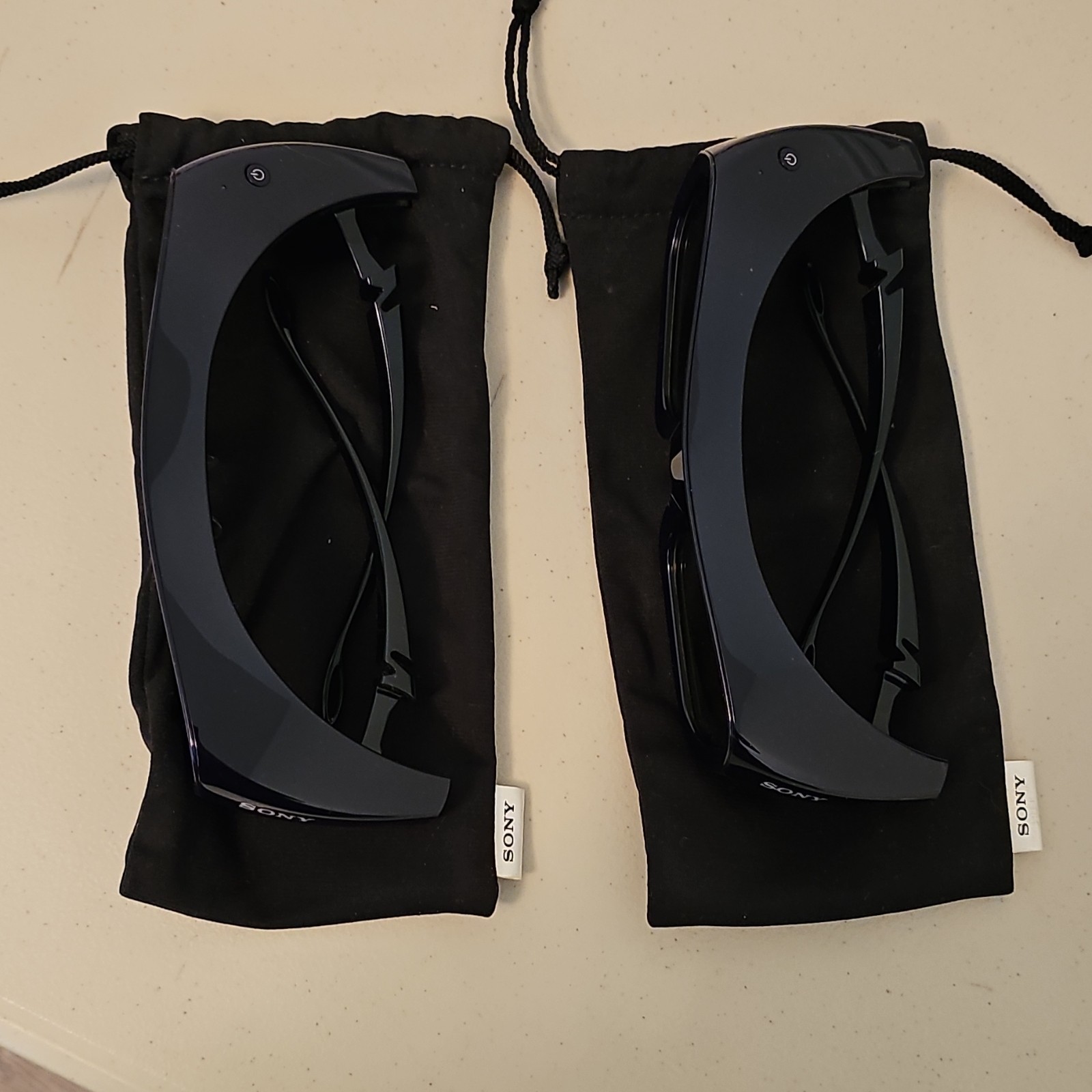 Sony 3D TV Glasses Black Set of 2 for 3D TV with Protective Soft Cases