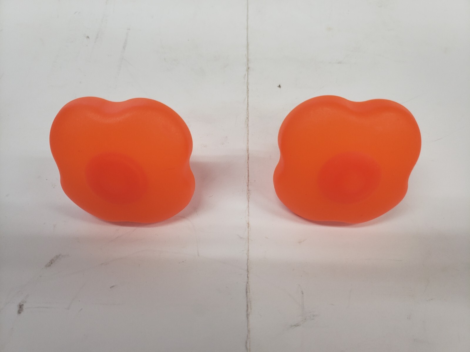 Suretivian MKQ2023-1 Large Ergonomic Chicken Shredder Set - Orange