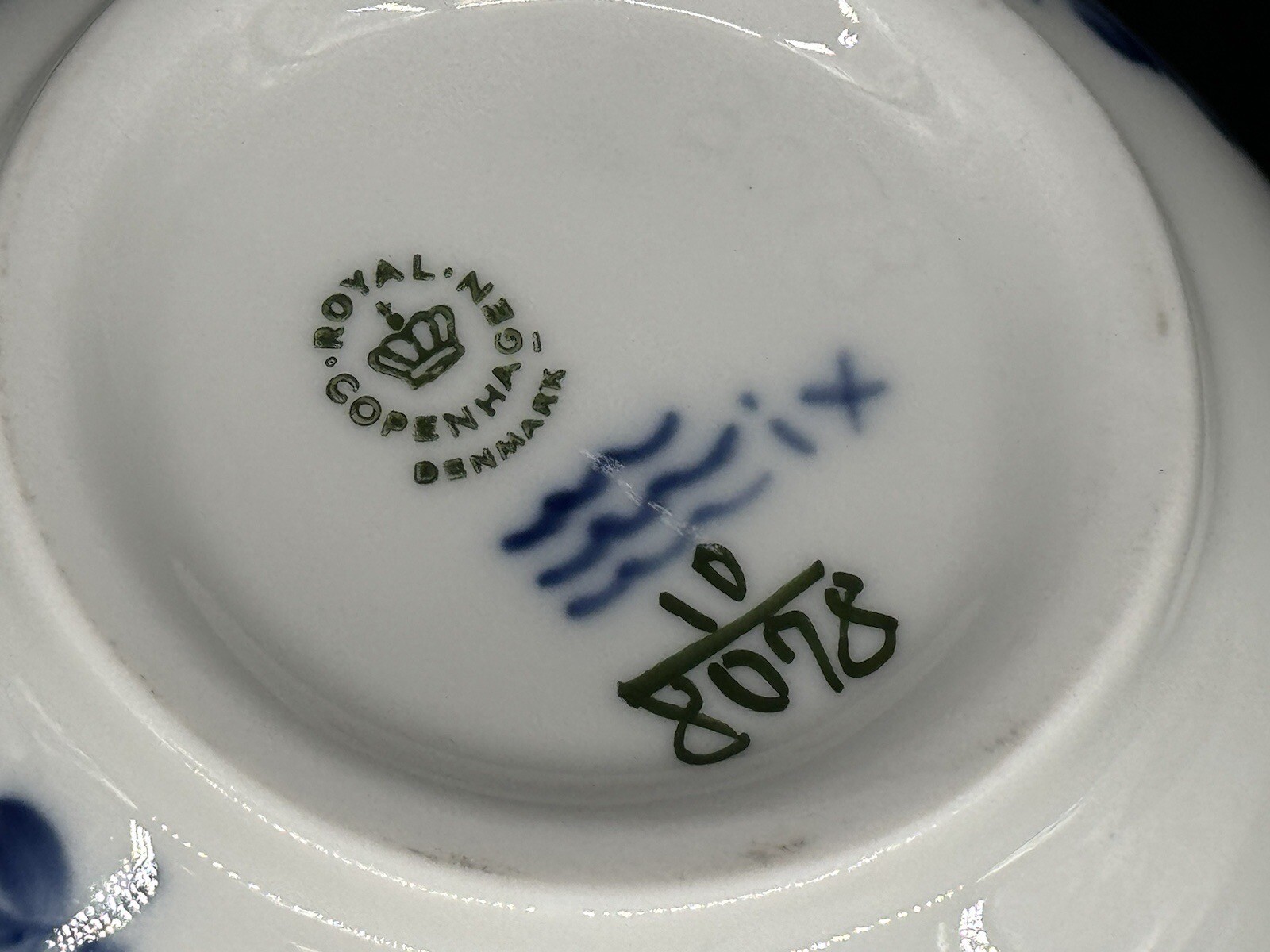 Royal Copenhagen Blue Flowers Braided 4 7/8” Round Cranberry Bowl 10/8078