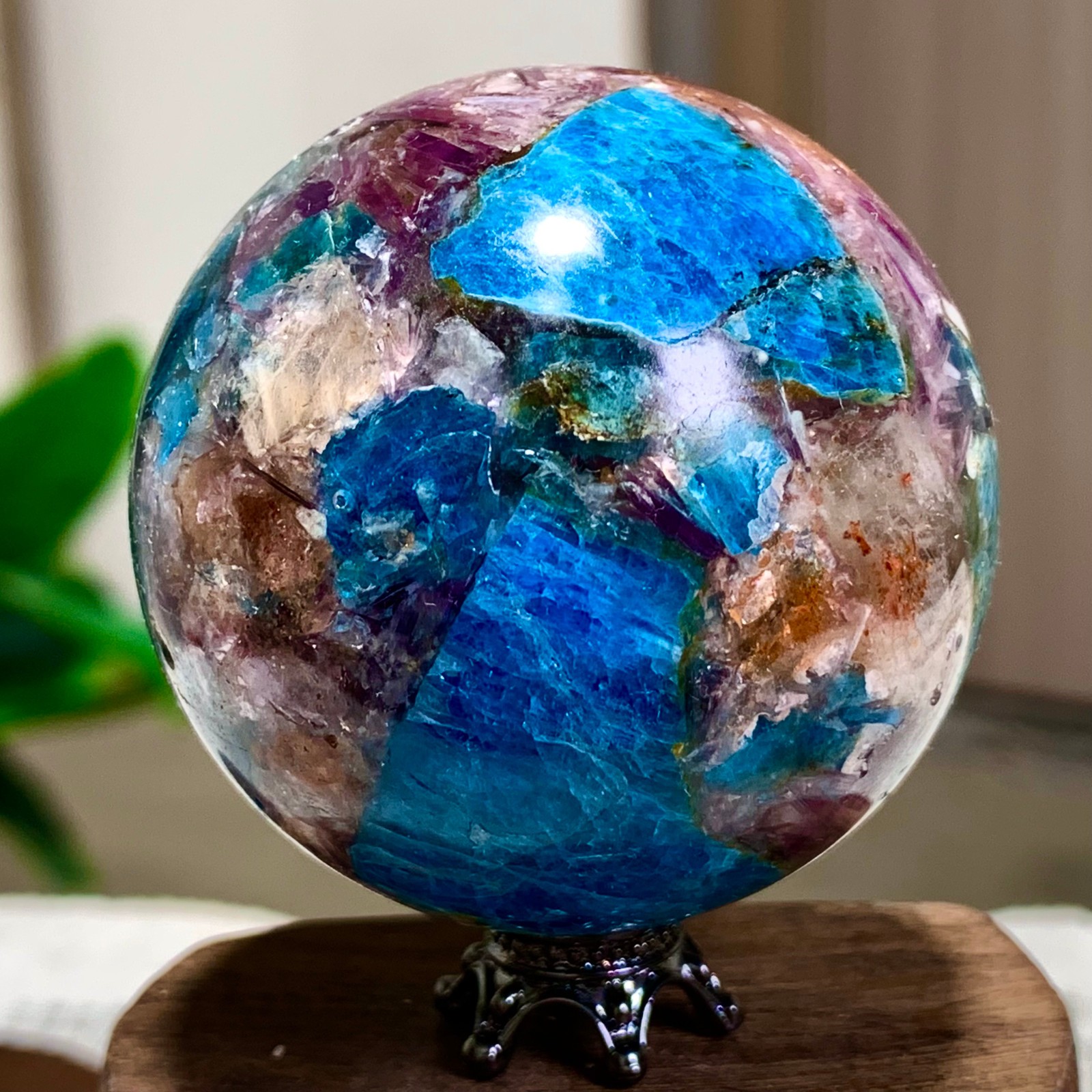 155G Natural Blue Aptite +Sun Stone purple lepidolite Sphere mineral sample