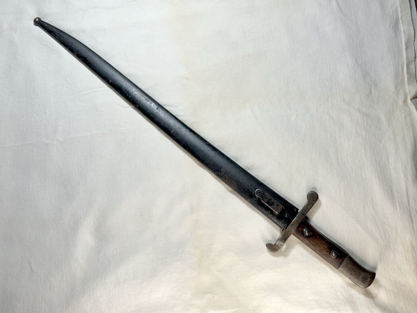 1886 WWII Portuguese Bayonet with scabbard